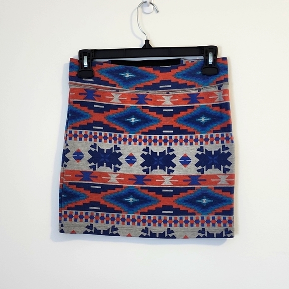 Beautifully design skirt, size small.Perfect for summer walks-day or night. - Picture 1 of 2